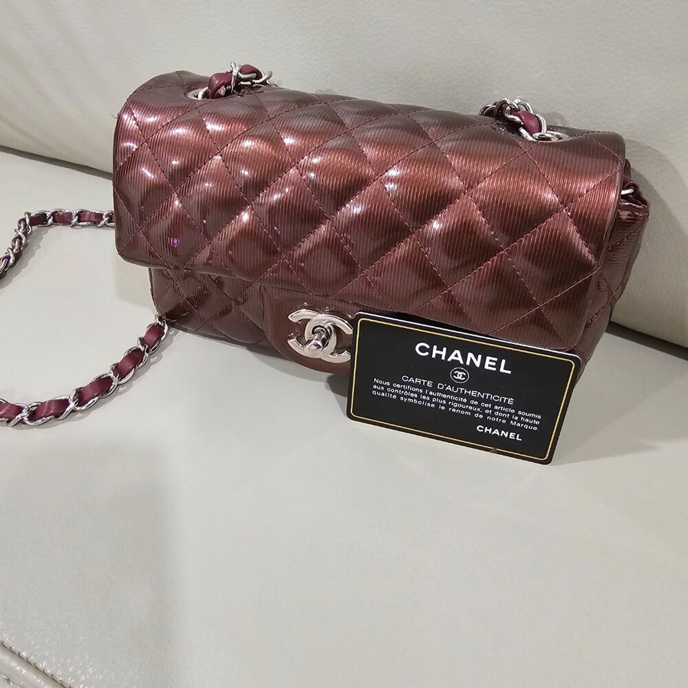 Chanel classic flap mini